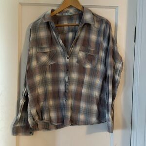 Women’s plaid shirt